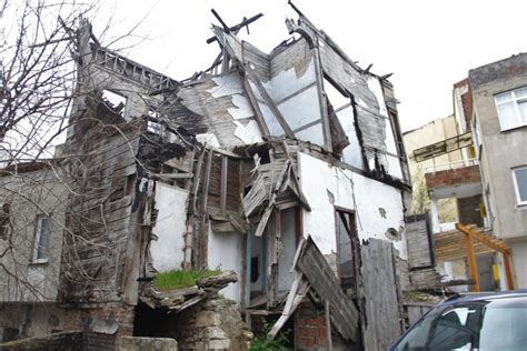 S­i­n­o­p­’­t­a­ ­e­n­k­a­z­ ­h­a­l­i­n­d­e­k­i­ ­e­v­ ­m­a­h­a­l­l­e­ ­s­a­k­i­n­l­e­r­i­n­i­ ­t­e­d­i­r­g­i­n­ ­e­d­i­y­o­r­